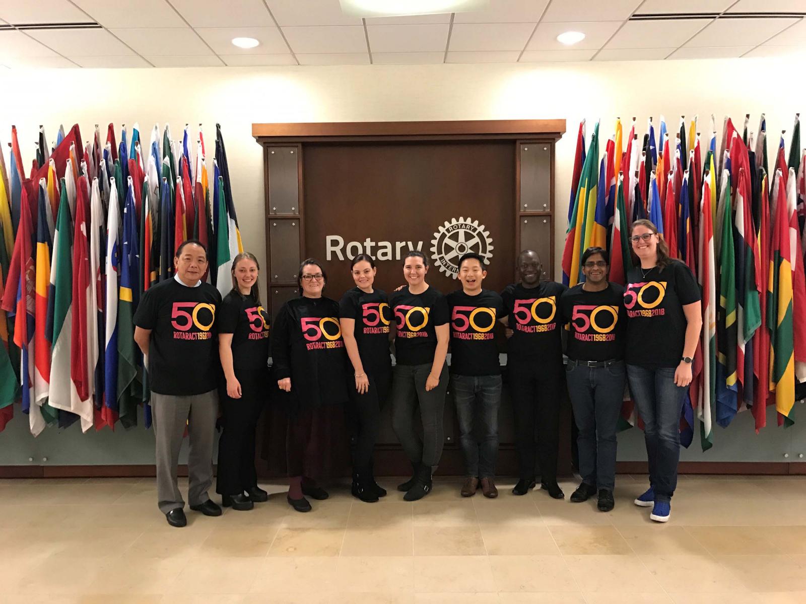Le Rotaract au fil des décennies | Rotary International