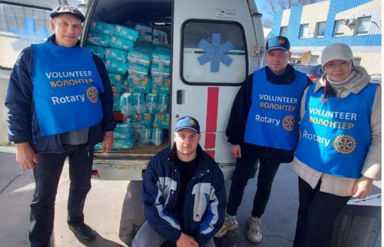 Ukrainian clubs help others in need in their country
