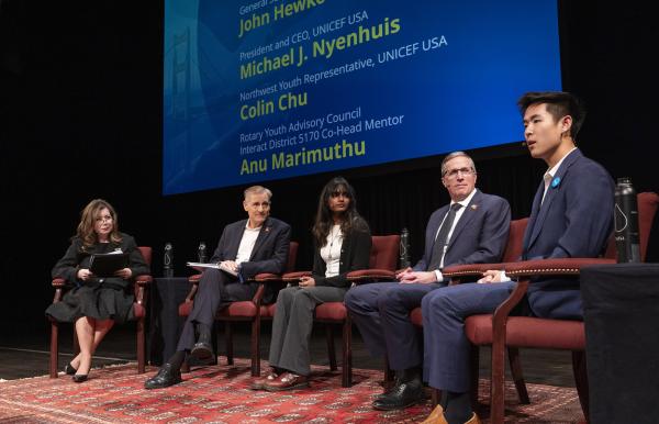 
        

      Nações Unidas e Rotary comemoram o aniversário de 80 anos da ONU

      
         
        
          